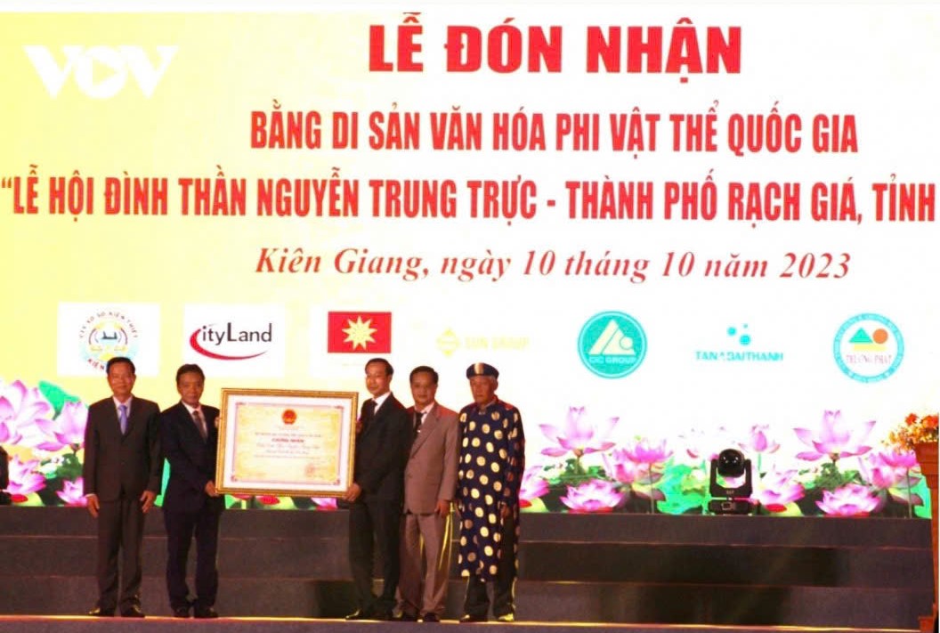 Lễ đón nhận